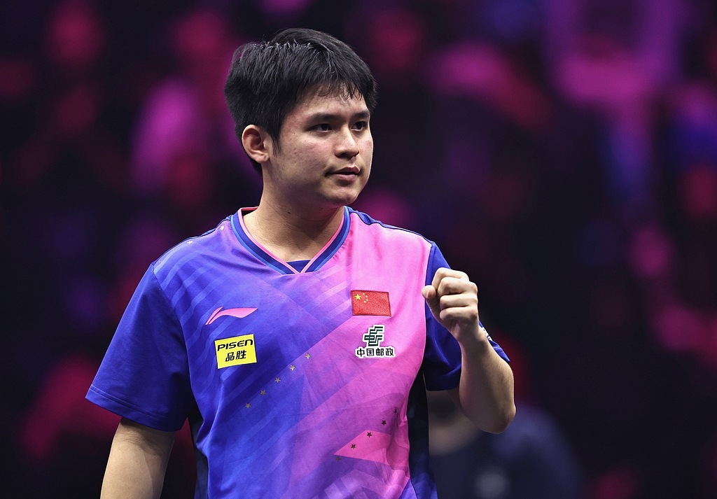 沙巴足球官网-法兰克福队员一致努力，共同冲击冠军的简单介绍